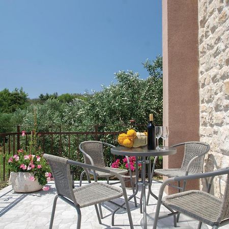 Awesome Home In Smokvica With Kitchen Kültér fotó