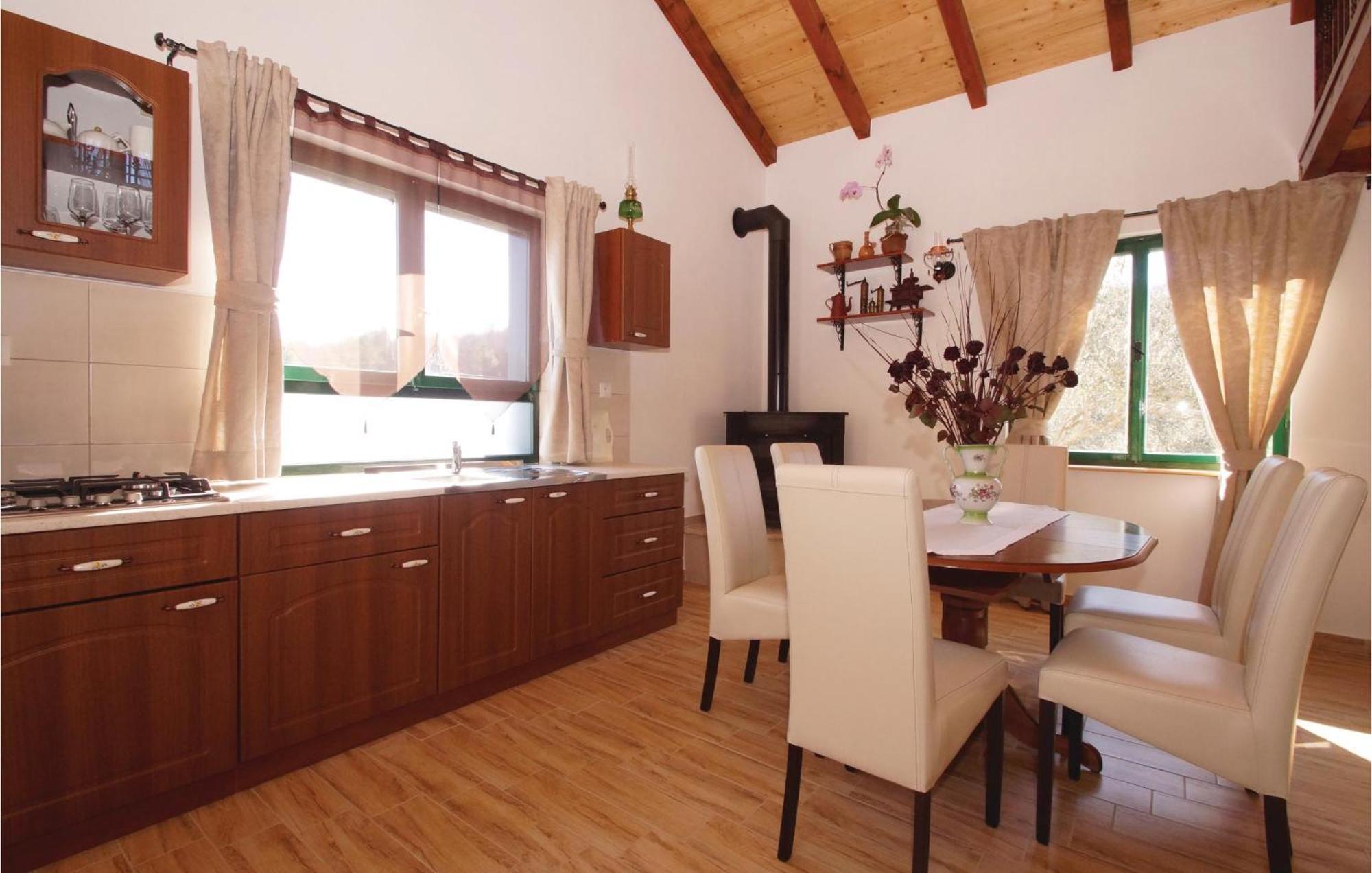 Awesome Home In Smokvica With Kitchen Kültér fotó