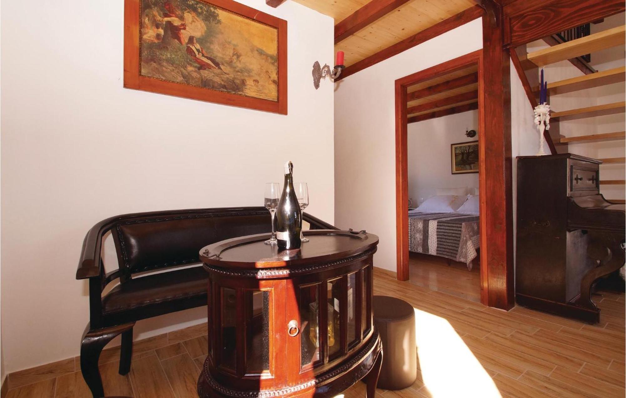 Awesome Home In Smokvica With Kitchen Kültér fotó